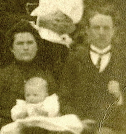 Alonzo Stancil with wife Ada Rains and daughter Lena Maie in 1902