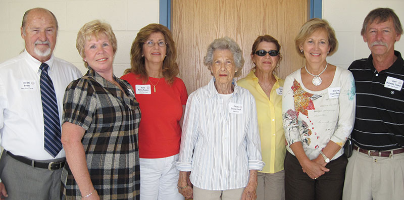 Dee Dee and Gayle Pipkin, Alice Pipkin Parker, Thelma Stancil Pipkin, Shirley Pipkin, Roselyn Stancil Brown and Jerry Stancil.